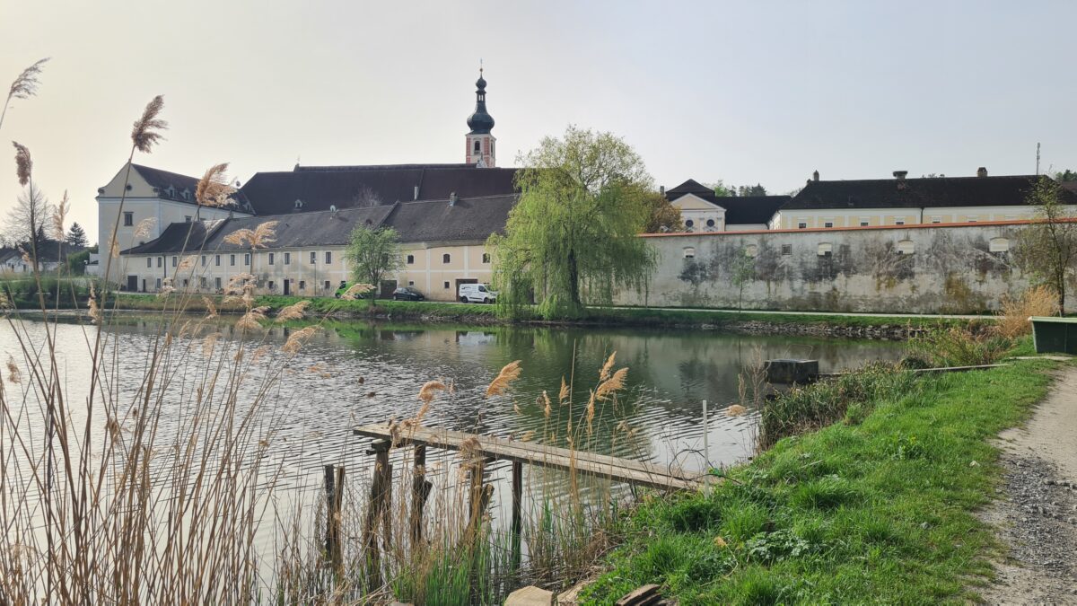 stift geras vom teich aus