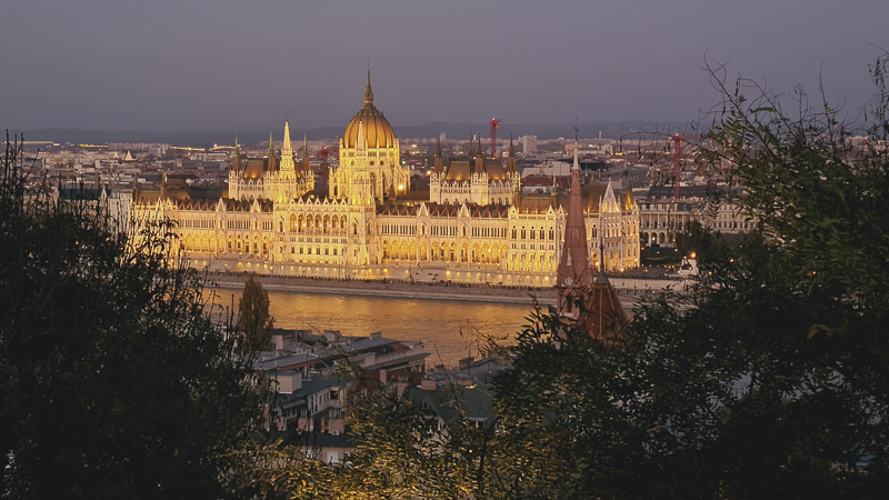 Budapest Parlament sehenswert von oben